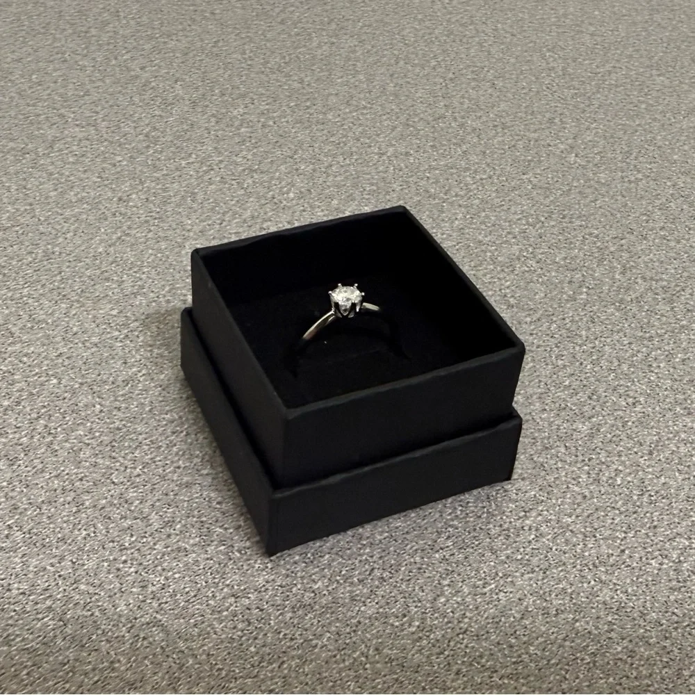 2ct D VVS1 Moissanite Ring – 925 Sterling Silver – Adjustable – GRA Cert